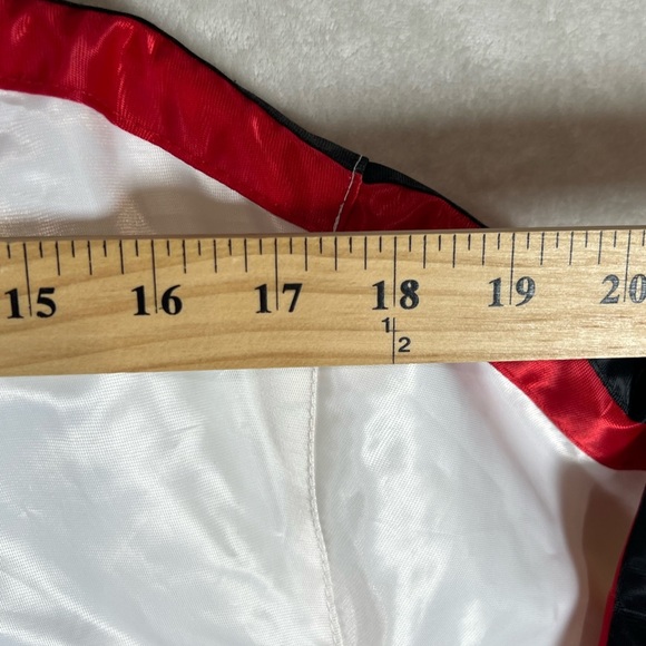 INSANE STARTER Vintage Small Chicago Bulls White and Red Varsity Jacket - Picture 8 of 10